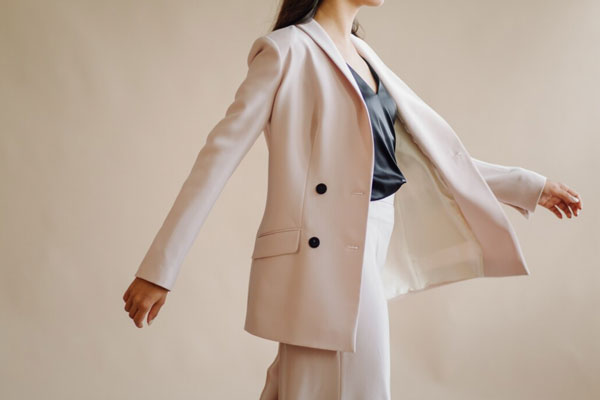 Секреты стильного образа: аксессуары, многослойность и детали от стилиста Лены Червовой | Стилист рассказал, как освежить любимый образ и привлечь к себе взгляды окружающих