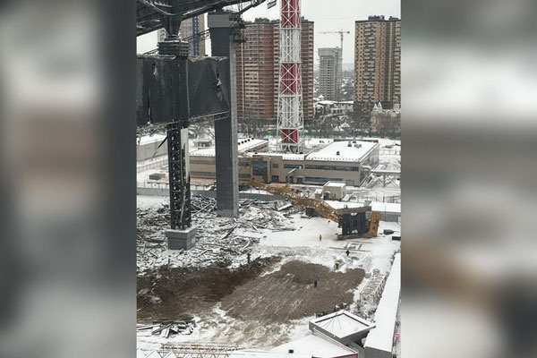 Строительный кран рухнул в подмосковном Красногорске