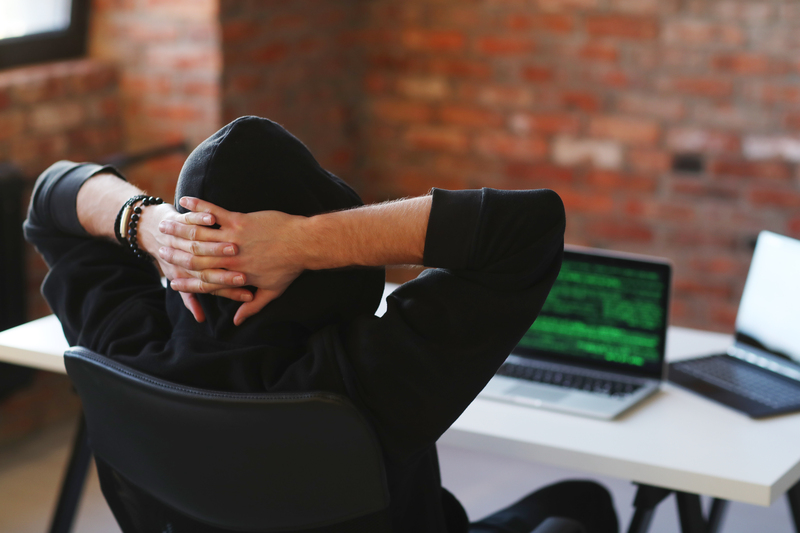 Лжеуведомления от налоговой: мошенники атакуют организации в России | Мошенники начали рассылать российским компаниям лжеуведомления от налоговой