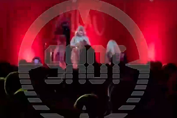 Пострадавшая в ДТП Лада Дэнс спела в Нижнем Новгороде под обезболивающими