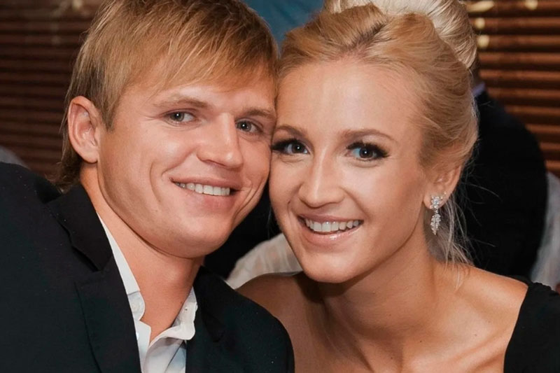 «Можно не уметь играть в футбол». Ольга Бузова рассказала, как футболист стал медийным благодаря браку | Бузова намекнула: экс-супругу Дмитрию Тарасову пришлось жениться для статуса