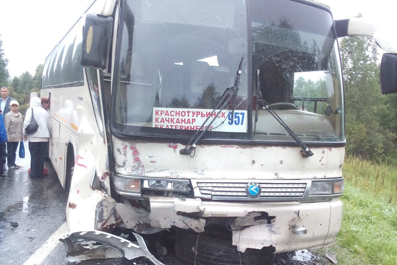 ДТП на трассе Екатеринбург - Тюмень с участием пассажирского автобуса