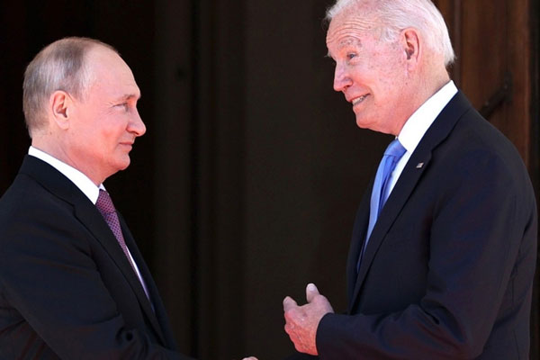 Белый дом попытался объяснить, зачем Байден обматерил Путина