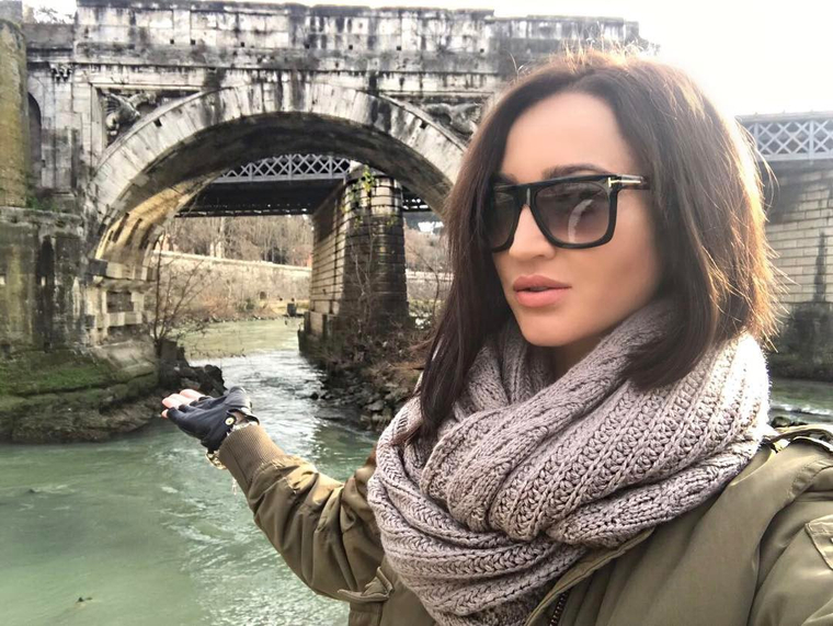 Зачем Бузова зарабатывает на булках, а Гергиев — на индейке