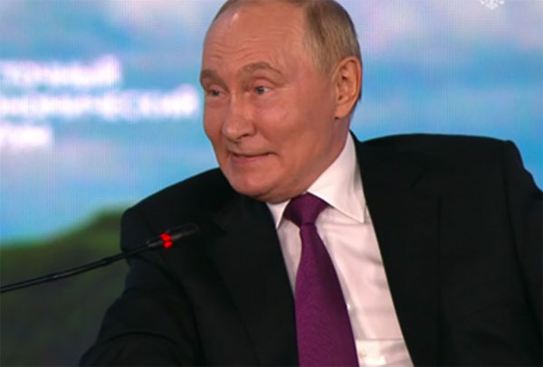 Путин загадал загадку премьеру Малайзии во время встречи и удивился ответу | Путин рассказал, что загадал премьеру Малайзии загадку о трёх тронах