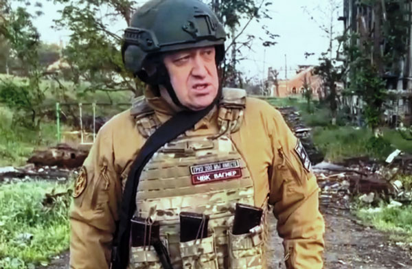 Основатель ЧВК «Вагнер» Евгений Пригожин отказался подписать контракт с Минобороны России