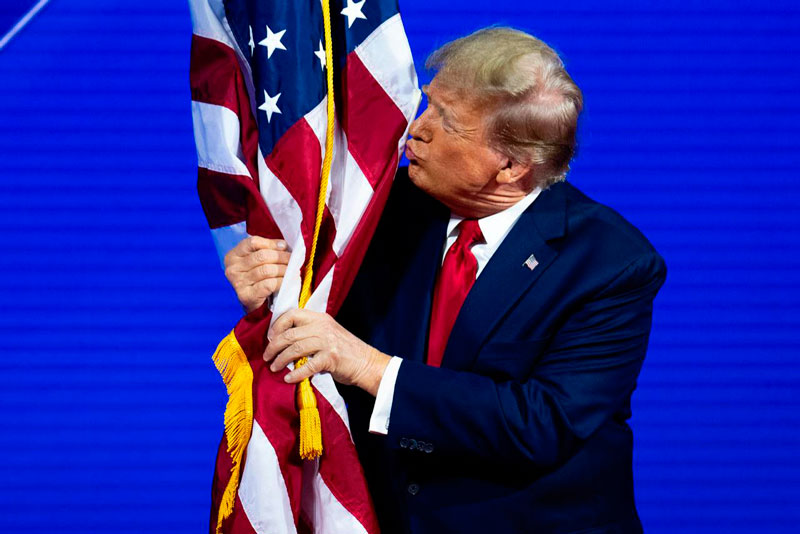 Трамп подписал указ, который сделал английский официальным языком США | Трамп утвердил английский как официальный язык США