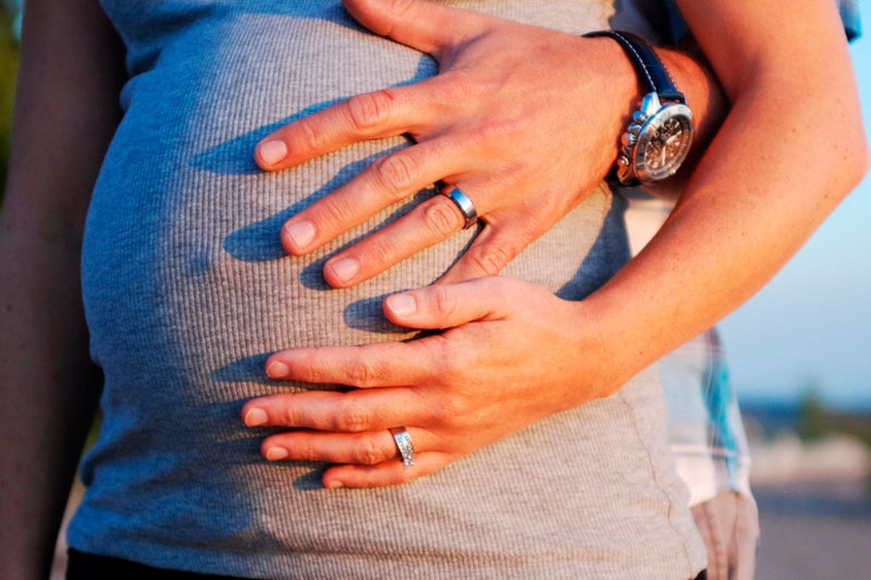 В РПЦ призвали изменить Конституцию ради запрета абортов | РПЦ предлагает изменить Конституцию РФ из-за слова "жизнь"