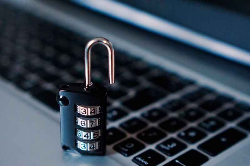 Суд в Хакасии потребовал заблокировать сайт, рекламирующий услуги киллера | Суд в Хакасии запретил рекламирующий услуги киллера сайт