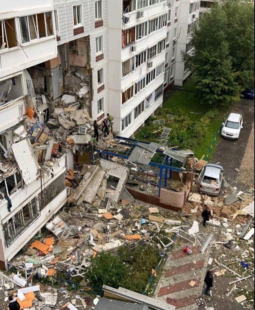 В Подмосковье в жилом доме прогремел взрыв. Обрушились несколько этажей