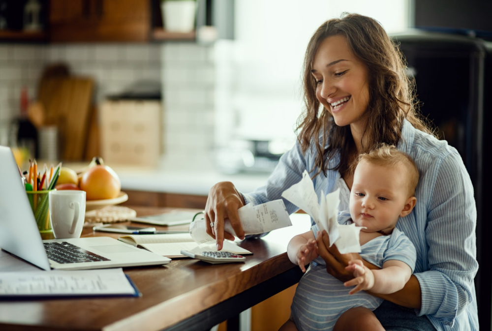 Маткапитал предложили увеличить в 2 раза: сейчас хватает лишь на 8 м² вместо нормы 18 м² | Маткапитал пересчитают по квадратным метрам — семьи могут получить больше
