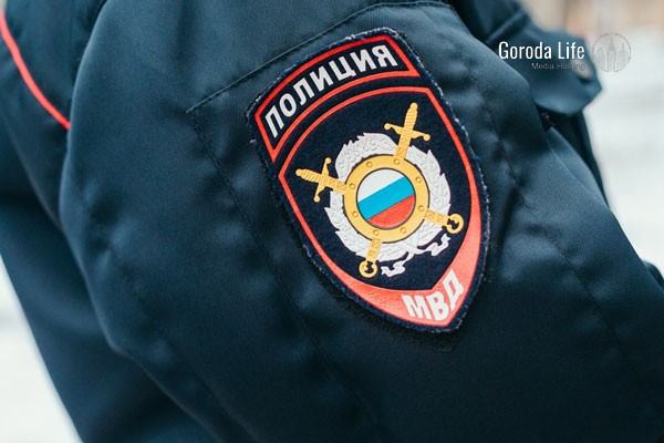 Нападение на полицейских на кладбище в Зеленокумске: цыгане устроили драку, трое правоохранителей пострадали | В Ставропольском крае цыгане напали на сотрудников полиции на кладбище