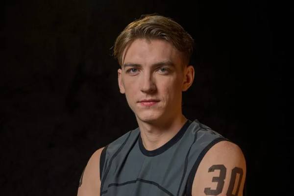 Спортсмен Максим Храмцов одолел конкурента в шоу «Титаны 2», который выше и тяжелее | Олимпийский чемпион Храмцов прошел в следующий этап «Титанов 2» 