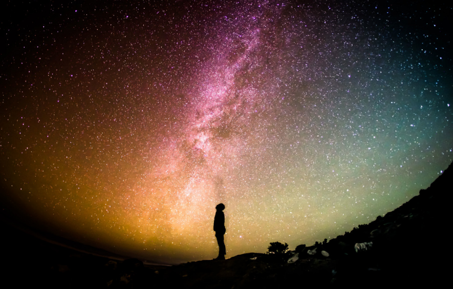 «Звезды не падают, ретроградный Меркурий не влияет»: астроном разобрал мифы о космосе