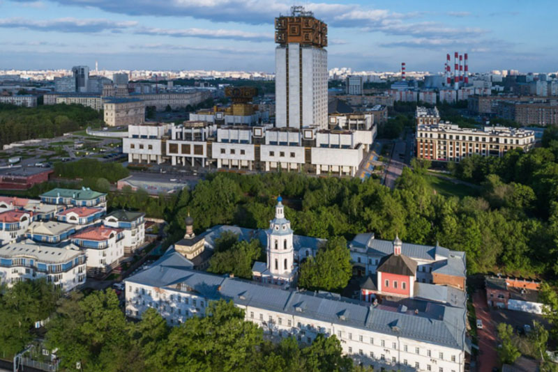 Учёным РАН запретили носить шорты и ждать дольше шести гудков при звонках | Российским учёным запретили носить шорты из-за «правил поведения»