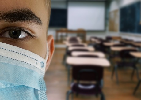 На Урале заразившемуся коронавирусом отцу предложили сдать детей в детдом