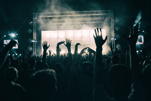 День России 2025: от Кремля до Донбасса — как страна отмечает 35 лет суверенитета | Путин вручит государственные награды в День России