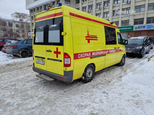 В Санкт-Петербурге 13-летний школьник выпал из автобуса и сломал крестец | В Петербурге мальчик выпал из автобуса и сломал позвоночник