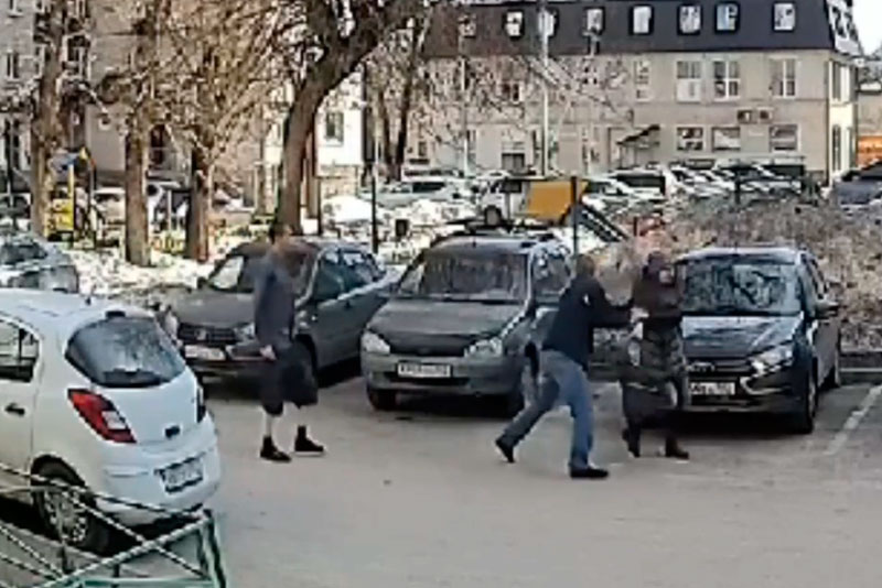 «Он терроризирует весь двор»: в Стерлитамаке ветеран СВО нападает на соседей с ножом | В Башкортостане ветеран СВО снова задержан за рукопашные нападения на соседей