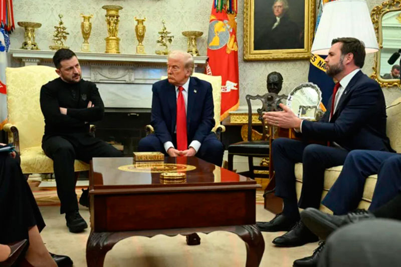 После конфликта с Зеленским Трамп советовался с ключевыми чиновниками в Овальном офисе | Трамп проконсультировался с чиновниками и попросил Зеленского уйти