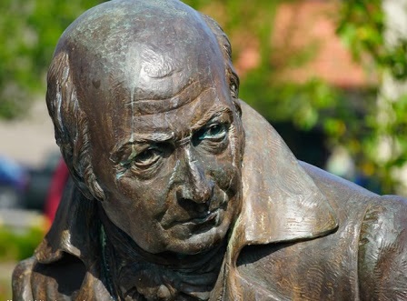 Жители Аляски требуют снести памятник Александру Баранову