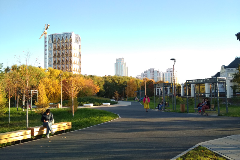 В Екатеринбурге открыли свое «Зарядье»: набережную Исети у резиденции полпреда Президента ждали два года