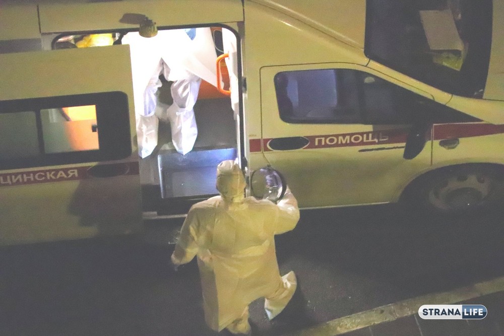 «Хотели, но не смогли»: тестировать пациента на COVID-19 врачи приехали только после ругани в поликлинике