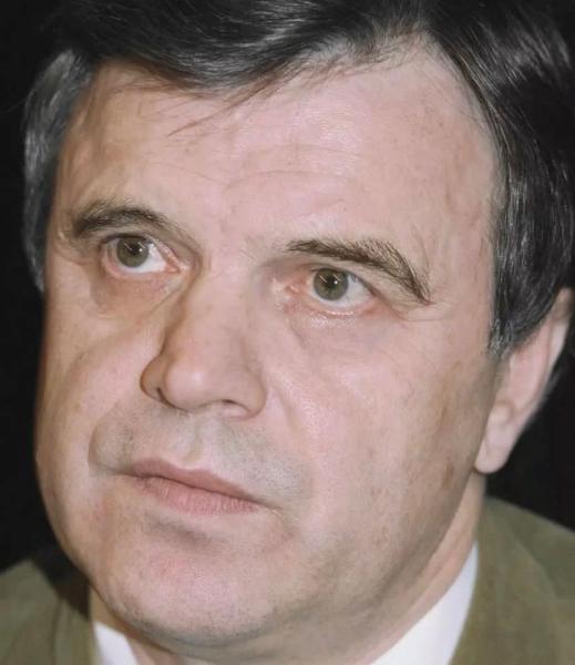 В Подмосковье на даче скончался Руслан Хасбулатов