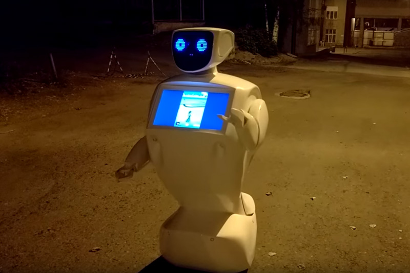 Житель Кузбасса отправил робота собирать за него покемонов