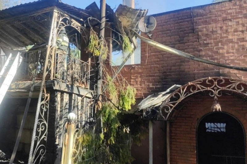 Трагедия в Истре: в пожаре погибли 8 человек, среди них сотрудники Ozon и нелегальные мигранты | В пожаре в Истре погибли 8 человек, среди них сотрудники Ozon и нелегальные мигранты