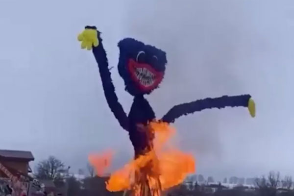 Под Липецком на Масленицу сожгли четырёхметрового Хагги Вагги