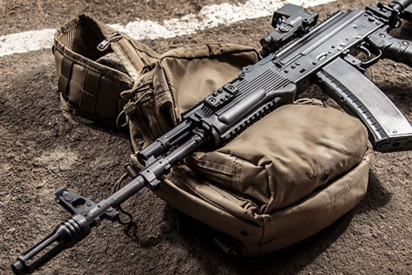 Полицейский в Москве случайно выстрелил в коллегу у военкомата