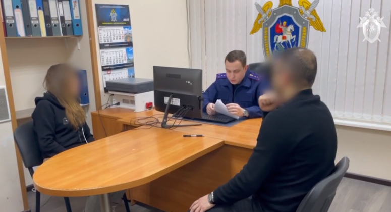 Жену блогера-сыроеда Лютого задержали после гибели их ребенка