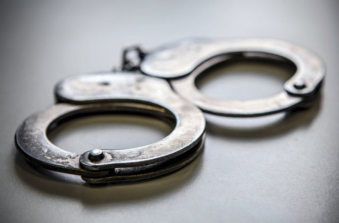 В «Перекрёстке» охранник изнасиловал подростка и снял порно