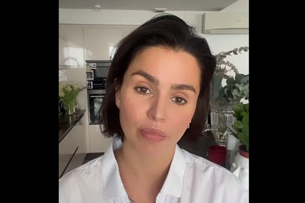 Певица Zivert отменила летний концерт в Ростове