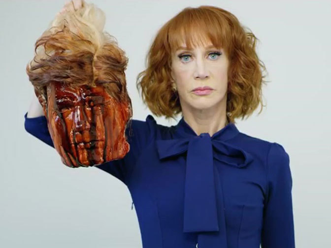 Американский комик снялся с отрезанной головой Дональда Трампа