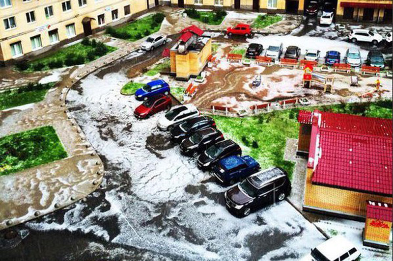 Питерский потоп спровоцировал пробки в северной столице