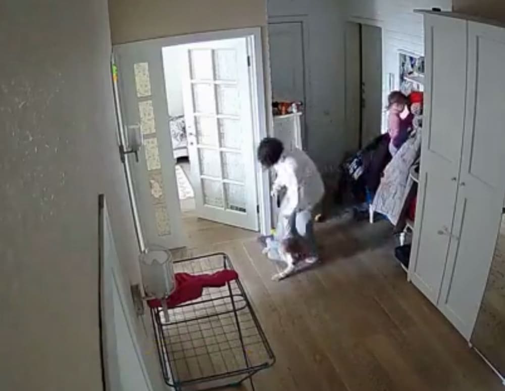 «Дети в опасности»: отец из Казани два года пытается забрать детей у неадекватной матери | Отец из Казани два года пытается забрать дочь и сына у матери