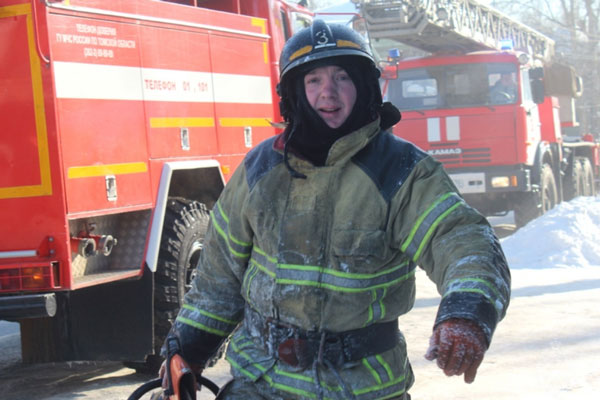 Генерал МЧС угнал из части Ростова-на-Дону авто, чтобы проучить сотрудников | Генерал угнал пожарный автомобиль, чтобы проучить сотрудников