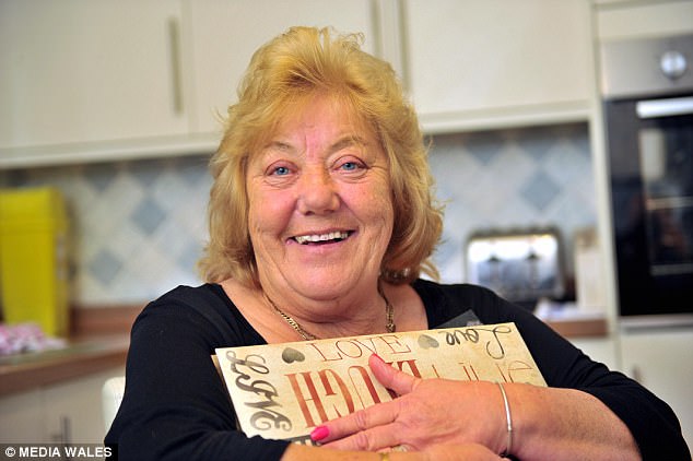 Мать потеряла троих сыновей и написала книгу, которая за 2 недели принесла 5 млн