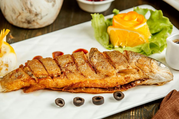 Физиотерапевт рассказала, в каких продуктах больше всего необходимых витаминов | Физиотерапевт: витаминов В много в бобовых, а витамина С — в шиповнике