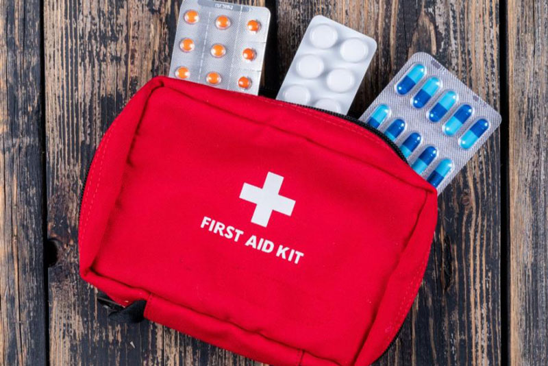   Одеяло и загубник: с 1 сентября водителям придется обновить содержимое аптечки | Минздрав РФ предъявил новые требования к содержимому автомобильной аптечки