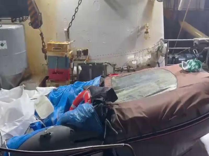 Спасение и тюрьма: что ждет туриста, дрейфовавшего два месяца в Охотском море | Дрейфовавшему два месяца с мертвецами в Охотском море туристу грозит тюрьма