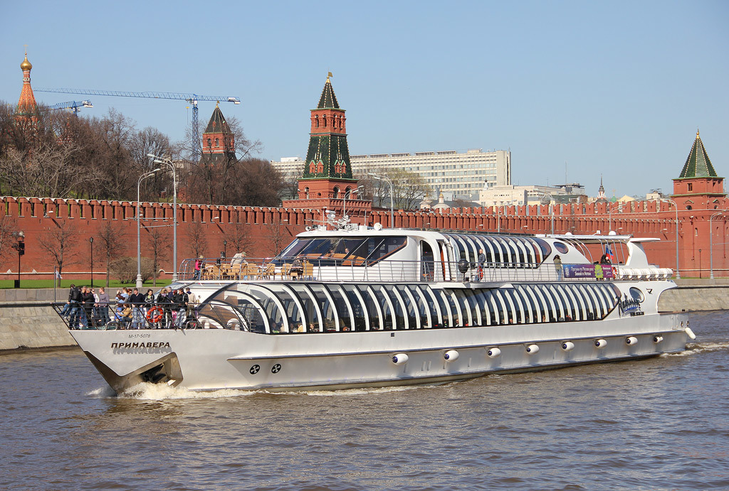 Пьяный мужчина угнал в Москве теплоход «Егорий»