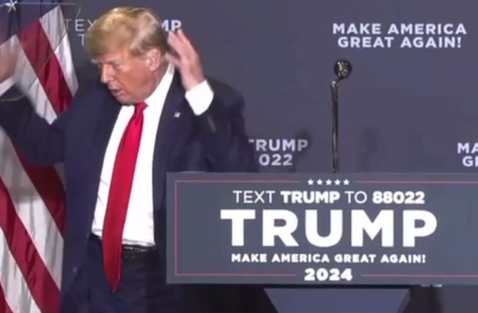 Трамп на предвыборном выступлении спародировал дезориентацию Байдена