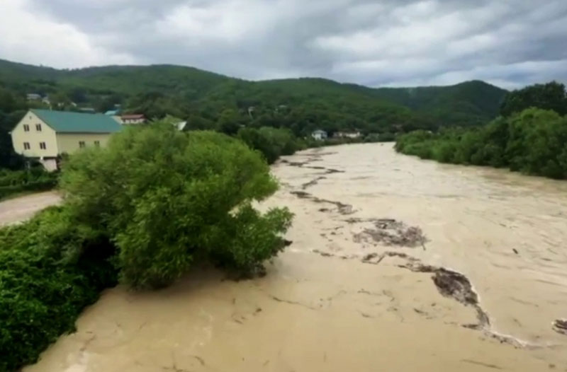 «В связи с мощными ливнями»: на Кубани реки вышли из берегов, а в Туапсе зафиксирован смерч | Ливни, подтопления и смерч. На Кубани объявили штормовое предупреждение