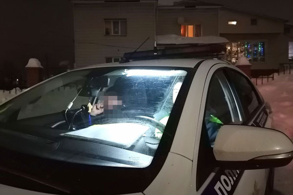 Эксперт рассказал, почему опасна отмена штрафов за тонировку стекол автомобилей | Эксперт Славнов: отмена штрафов за тонировку автомобилей может привести к ДТП