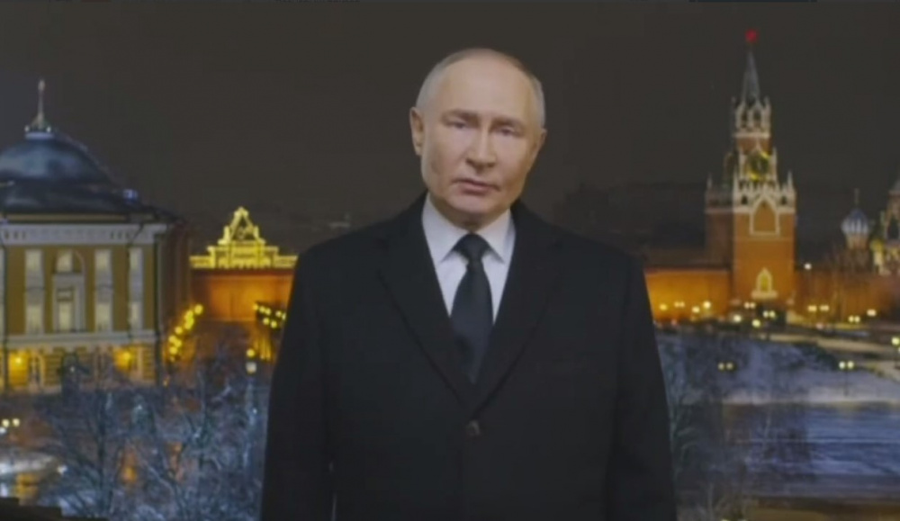 Владимир Путин поздравил россиян с Новым годом. Видео  | Путин выступил с новогодним поздравлением к жителям России 