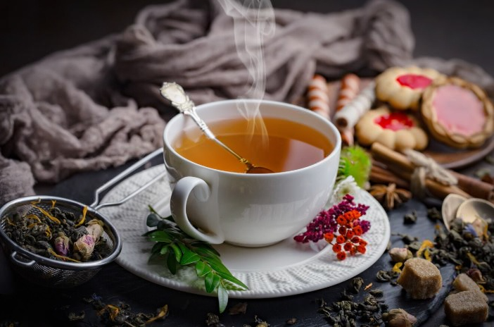 Врач раскрыла пользу горячих напитков в жаркую погоду | Доктор Старкова: горячие напитки в жару помогают организму