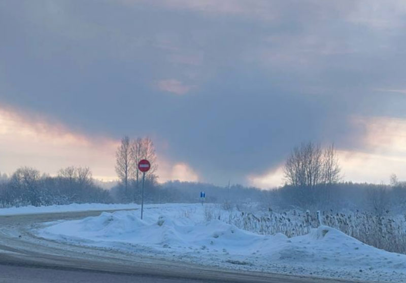 В Рыбинске жители жалуются на дым и запах гари из-за сжигания кур на фабрике | Жители Рыбинска страдают от дыма и запаха гари из-за сжигания кур